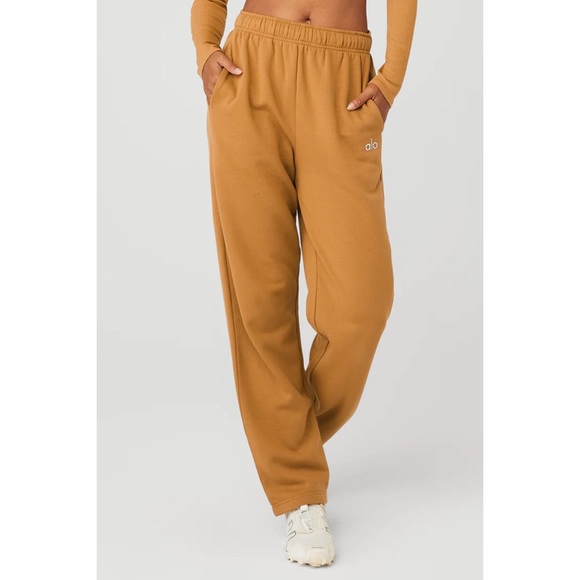 Alo Yoga Accolade Straight Leg Sweatpant Toffee XS - Picture 3 of 16